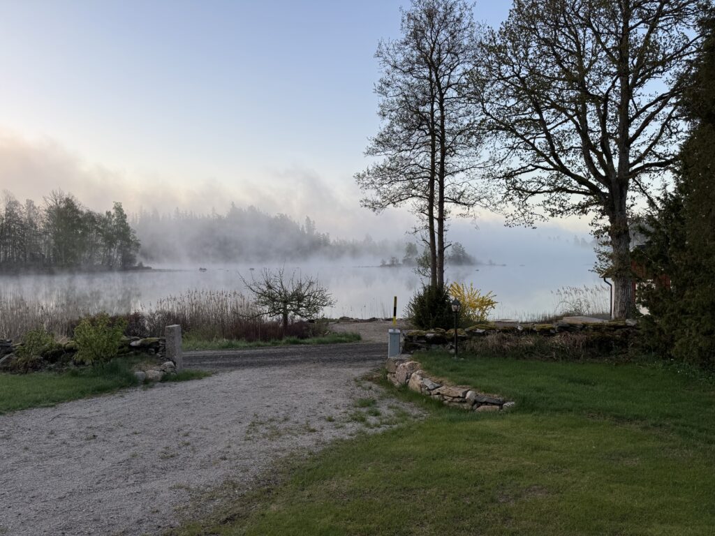 Early-morning mist over Rågebodasjön