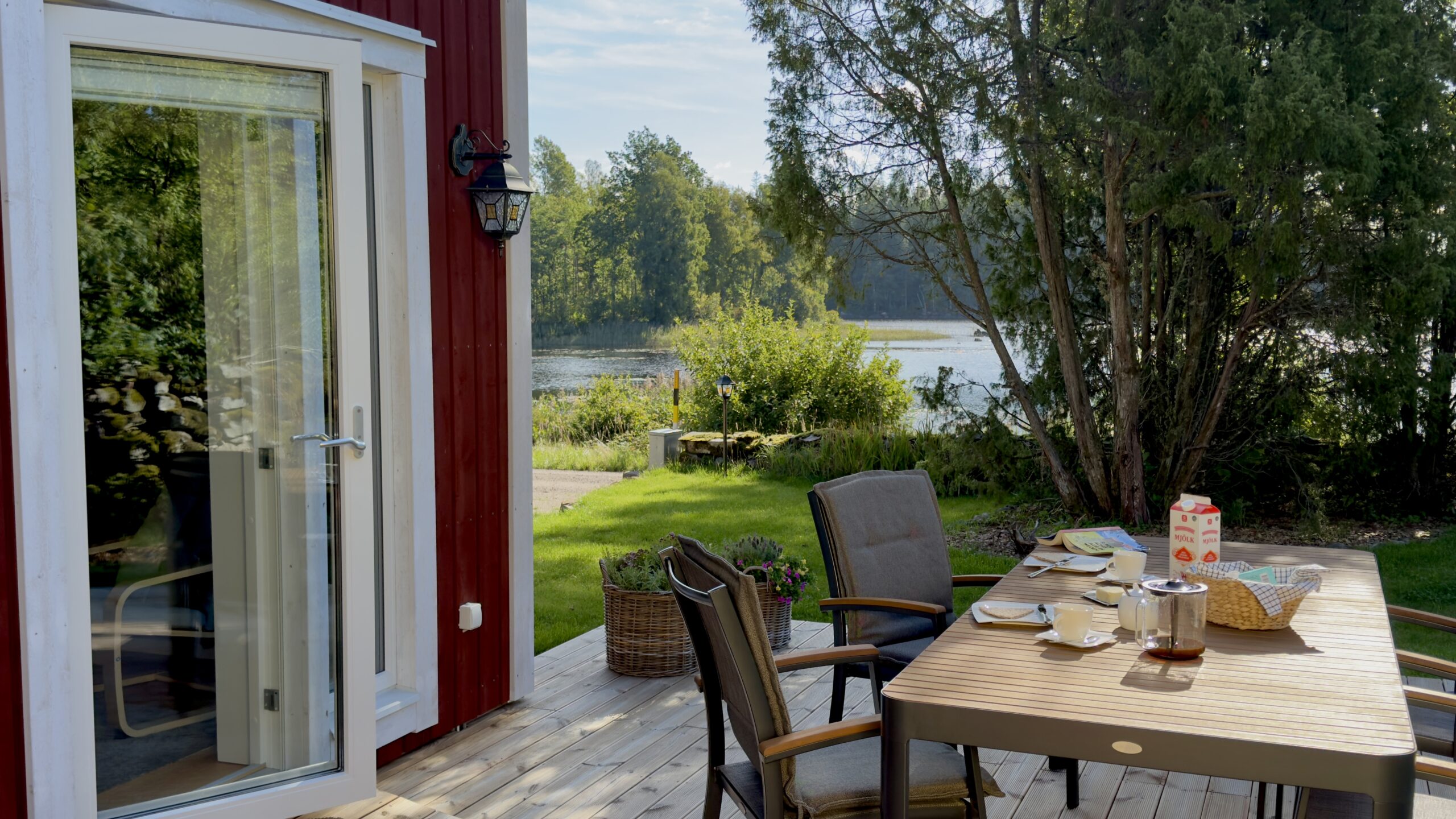 Dining table on the Lake House terrace